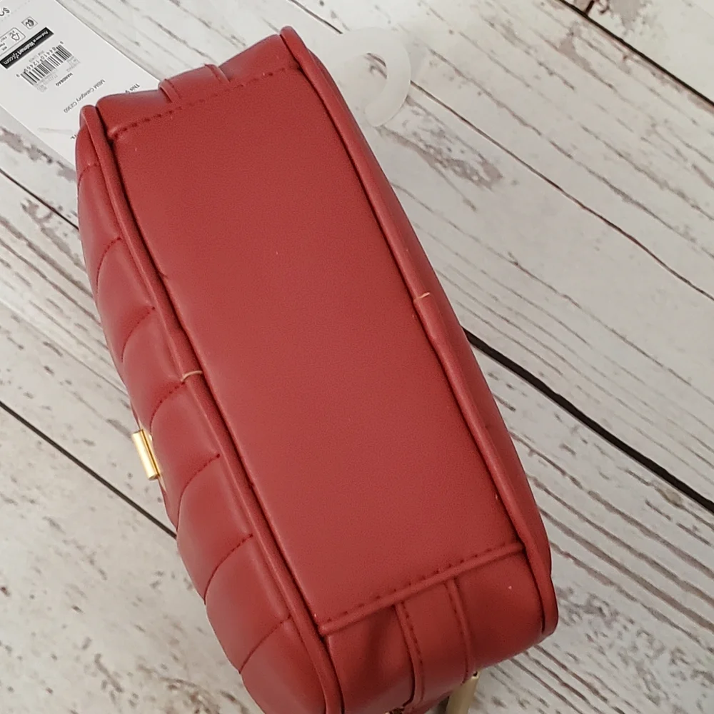 Time and Tru recycled materials puffer quilted crossbody camera bag red